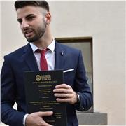 Insegnante di lingua con diverse certificazioni, dsi rende disponibile per ripetizioni di lingua inglese
